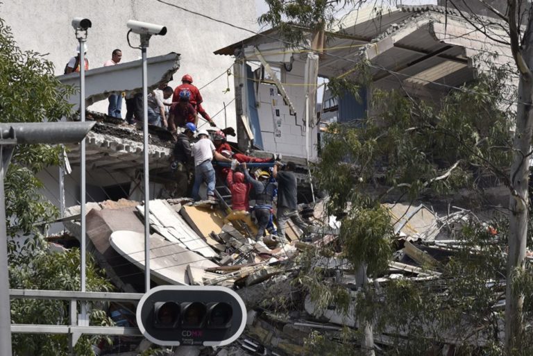 WHATSAPP PUDO SALVAR LA VIDA DE UNA MUJER TRAS EL SISMO EN MÉXICO