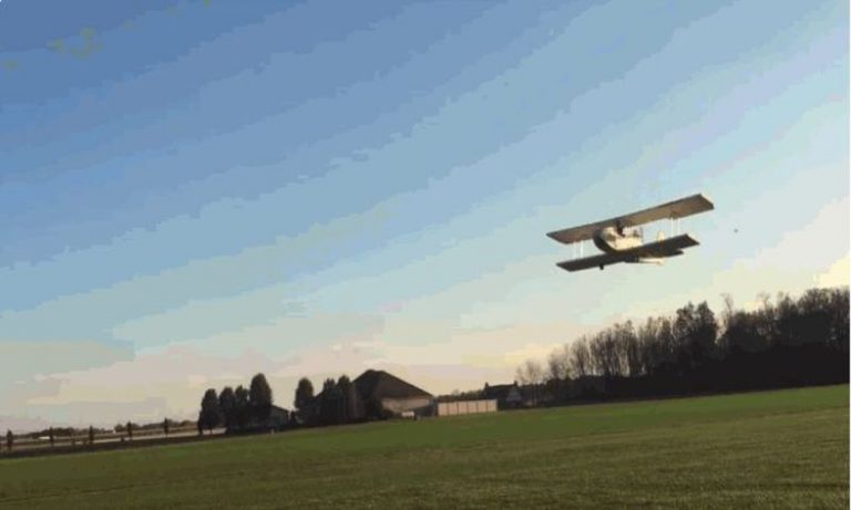 FABRICA SU PROPIO AVIÓN ELÉCTRICO CASERO CON PIEZAS COMPRADAS EN INTERNET