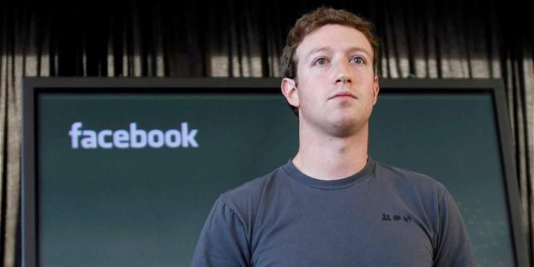 LA RAZÓN POR LA QUE EL FBI Y ZUCKERBERG LE ACONSEJAN TAPAR SU WEBCAM