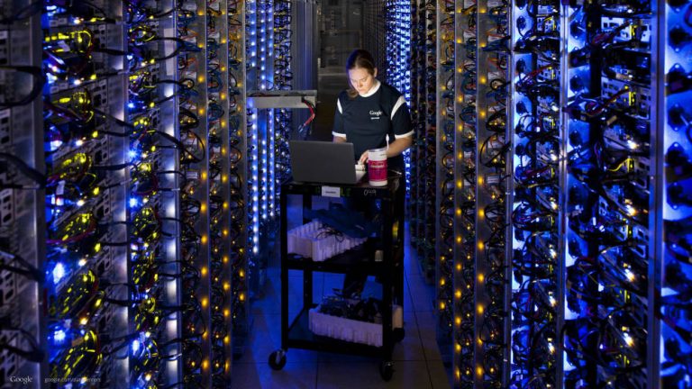 UN MILLÓN DE METROS CUADRADOS Y MÁS DE 75 ‘DATA CENTERS’: ASÍ ES EL CORAZÓN DE INTERNET