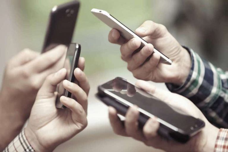 LA NOMOFOBIA PUEDE COMPROMETER LA SEGURIDAD