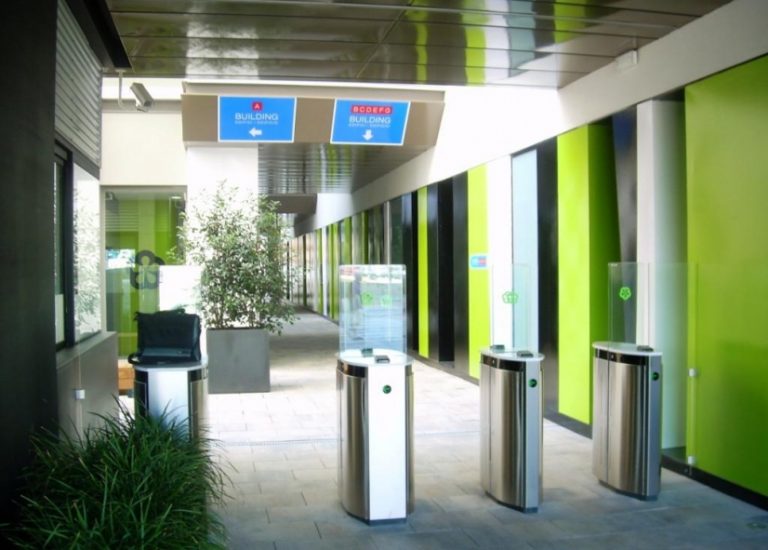 SEGURIDAD Y CONTROL DE ACCESOS EN UNIVERSIDADES CON SISTEMAS MANUSA
