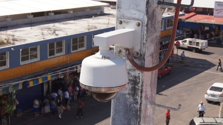 A TRAVÉS DEL C5, IDENTIFICAN, PERSIGUEN Y DETIENEN A ASALTANTES DE CUENTAHABIENTE EN LA ROMA NORTE