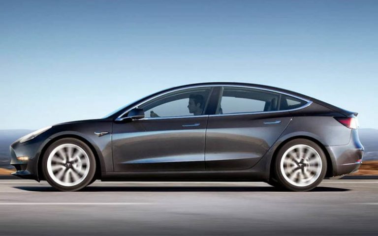 TECNOLOGÍAS OCULTAS EN EL TESLA MODEL 3 PARA AUMENTAR LA SEGURIDAD Y LA COMODIDAD