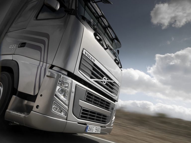 VOLVO, MEJORANDO LA SEGURIDAD EN EL TRANSPORTE