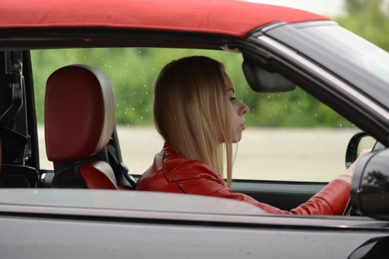 CUÁLES SON LOS AUTOS USADOS MÁS SEGUROS PARA ADOLESCENTES