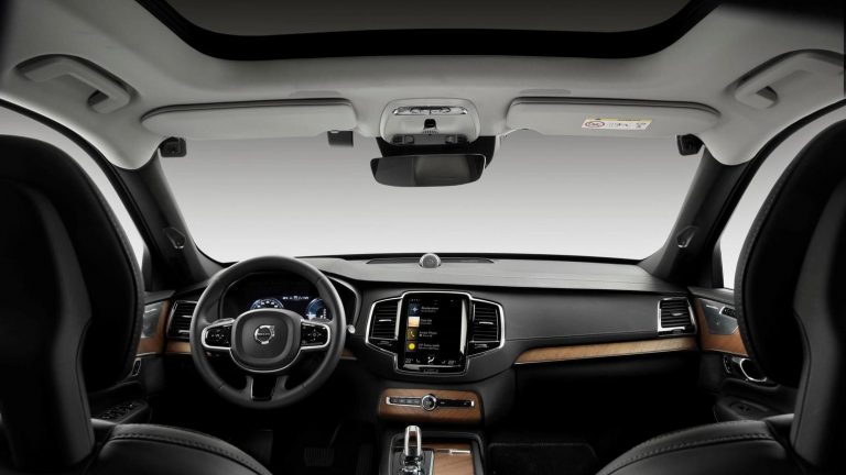VOLVO REVELA NUEVO SISTEMA DE SEGURIDAD