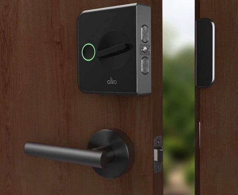 NUEVA CERRADURA Y SOFTWARE DE GESTIÓN DE ACCESOS PARA MEJORAR LOS SERVICIOS DE LOS HOTELES INTELIGENTES