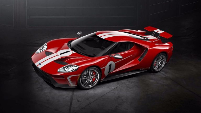 FORD RINDE HOMENAJE A LE MANS