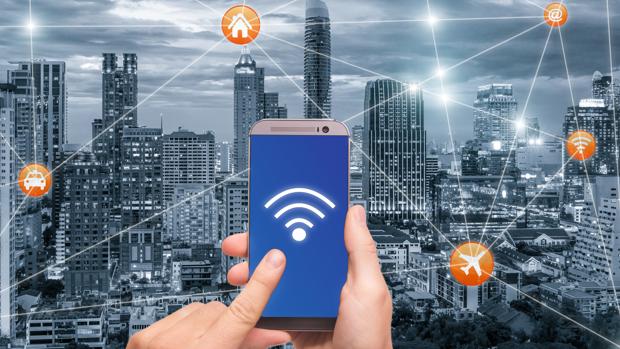 LOS PELIGROS DE LAS REDES DE WIFI GRATUITAS EN VACACIONES