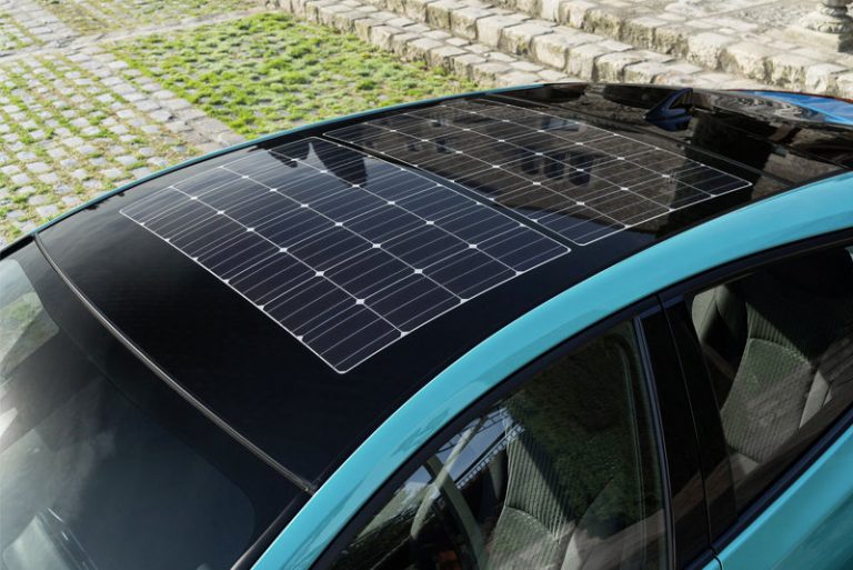 HYUNDAI LANZA EL PRIMER AUTO CON PANELES SOLARES