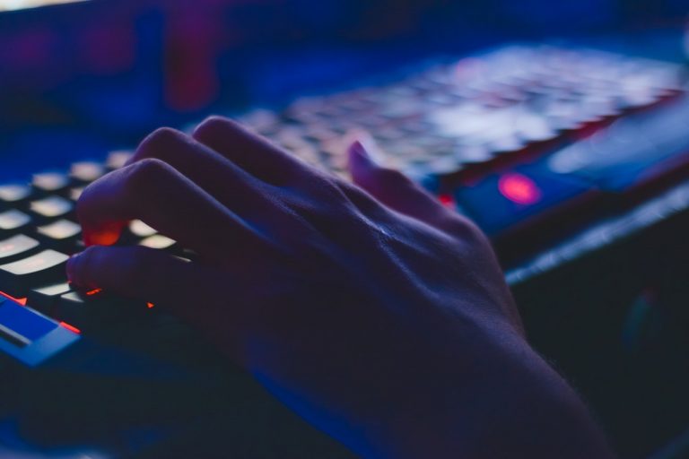¿USAS UNA VPN? LOS HACKERS ESTÁN ROBANDO DATOS EN DOS DE LAS MÁS POPULARES