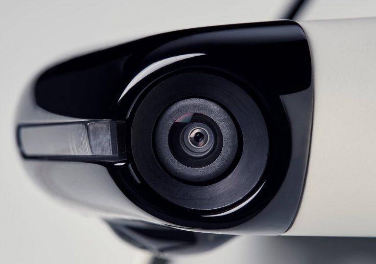 NHTSA PROBARÁ AUTOMÓVILES CON CÁMARAS EN LUGAR DE ESPEJOS RETROVISORES
