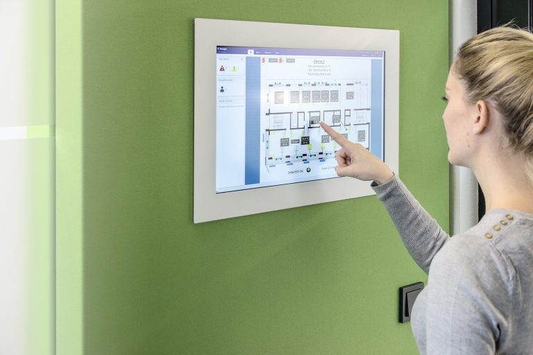 GEZE COCKPIT: EL PRIMER SISTEMA INTELIGENTE PARA CONTROL DE PUERTAS, VENTANAS Y SEGURIDAD