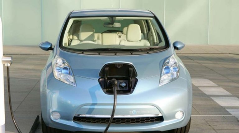 5 BENEFICIOS DE COMPRAR UN AUTO ELÉCTRICO AHORA
