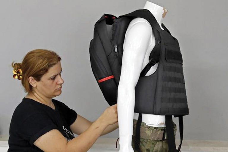 MOCHILAS ANTIBALAS LO MÁS COMPRADOS EN EL REGRESO A CLASES DE EU