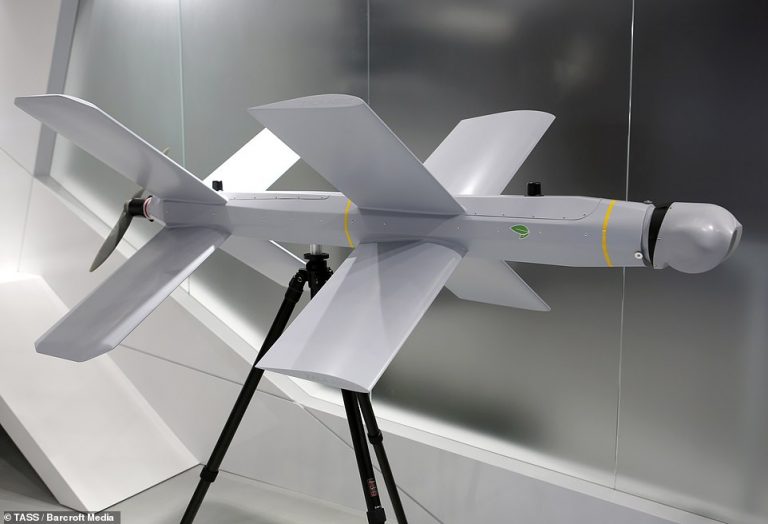 DRONES KAMIKAZE QUE DESTROZAN A OTROS DRONES. ESTA EMPRESA SE ADELANTA AL FUTURO