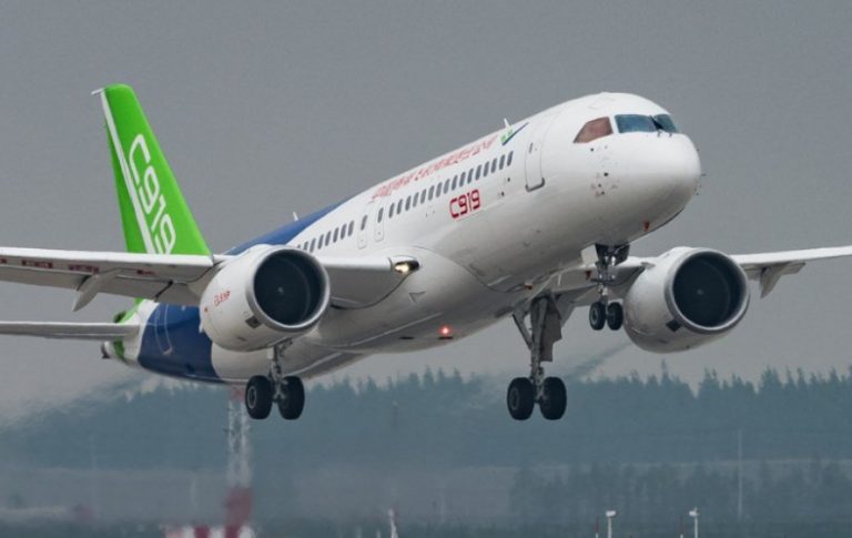 UNA INVESTIGACIÓN ACUSA A CHINA DE HABERSE VALIDO DEL CIBERESPIONAJE PARA CONSTRUIR SU AVIÓN COMAC C919