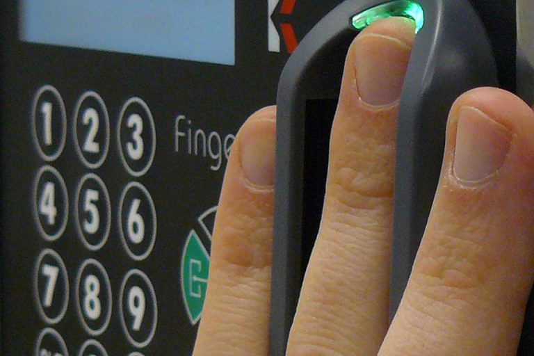 ¿QUÉ ES UN SISTEMA DE CONTROL DE ACCESO?