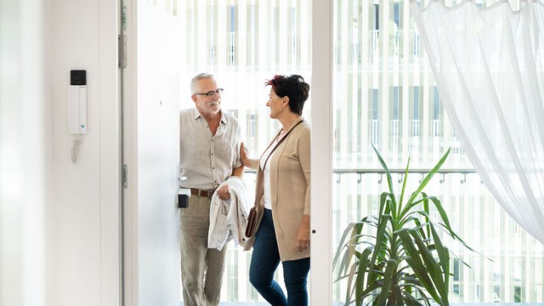 ABRIR EL PORTAL CON EL MÓVIL, LA TECNOLOGÍA IDEAL PARA PISOS Y COMUNIDADES