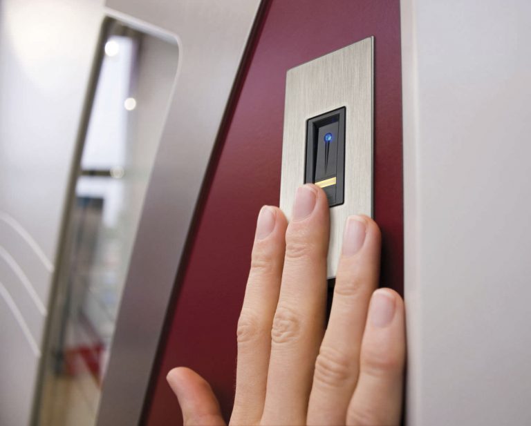 SISTEMA DE CONTROL DE ACCESO ENFOCADO AL ÁMBITO PRIVADO, EKEY HOME