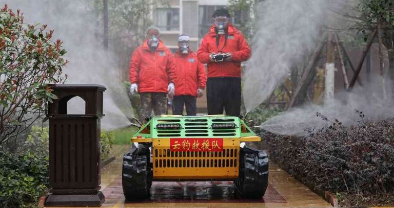 ROBOTS, DRONES E IA ENTRE LAS ARMAS QUE USA CHINA PARA COMBATIR EL CORONAVIRUS