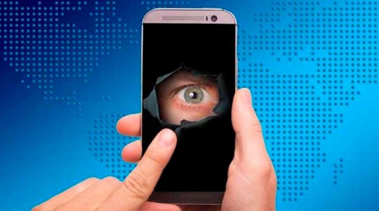 APPS ESPÍAN TODO LO QUE HACES EN EL CELULAR