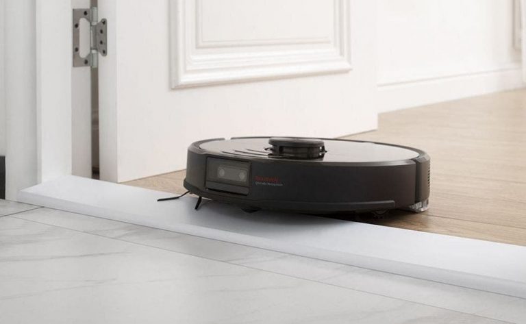 EL ROBOT ASPIRADOR QUE TAMBIÉN FUNCIONA COMO CÁMARA DE SEGURIDAD