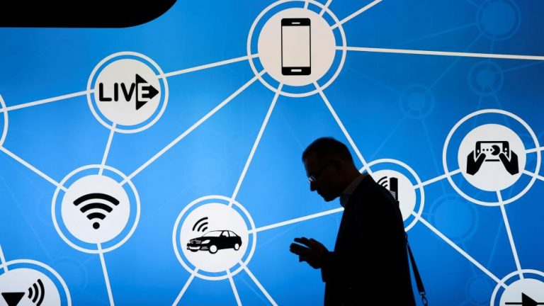 POR QUÉ EL NOMBRE DE TU RED WI-FI PUEDE PONERTE EN PELIGRO