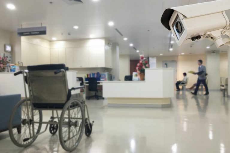 VIDEOVIGILANCIA: SOLUCIONES PARA LA SUPERVISIÓN Y LA COLABORACIÓN EN LA ATENCIÓN MÉDICA
