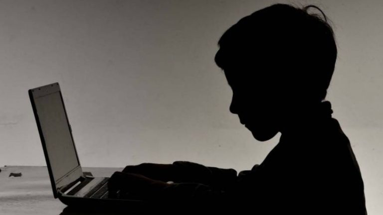 ¿CÓMO DEBEN CUIDAR LA PRIVACIDAD DIGITAL DE LOS NIÑOS?