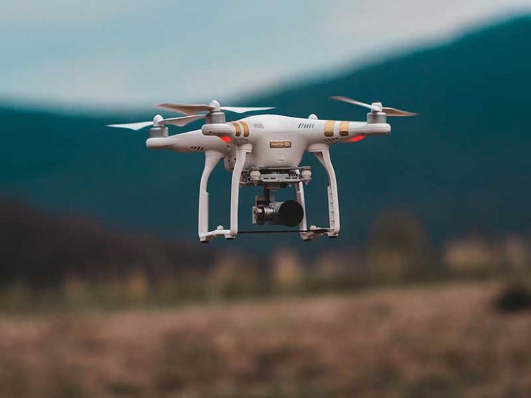 ¿QUIERES USAR DRONES CON CÁMARA? TODO LO QUE DEBES TENER EN CUENTA