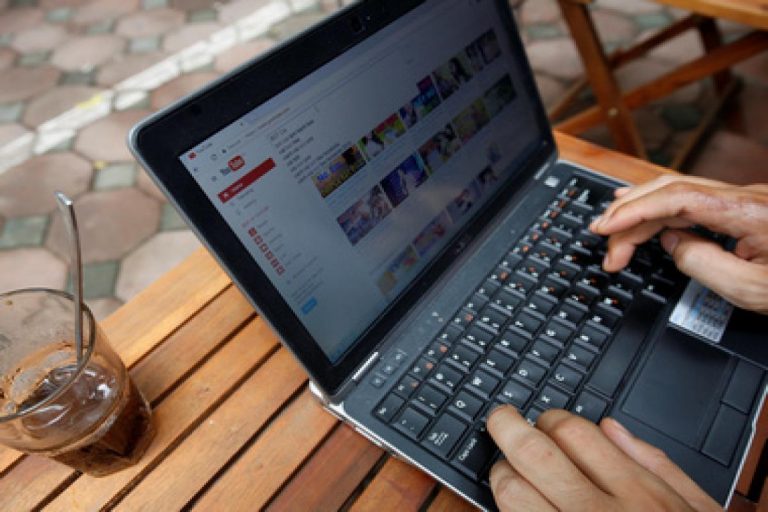 EN CASA SE DEBE HABLAR DE SEGURIDAD DIGITAL
