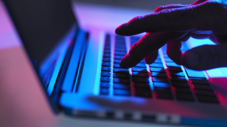 LOS RIESGOS DE LA DARK WEB