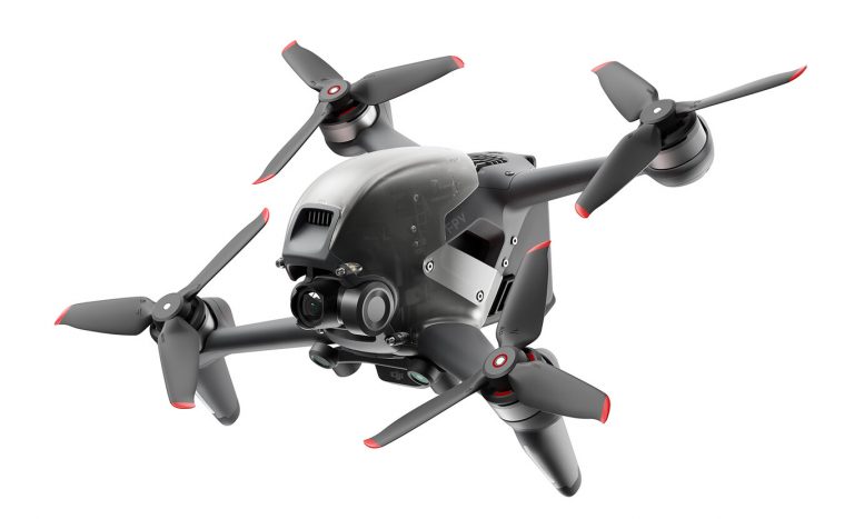 DJI FPV: ESTE DRON PERMITE AL PILOTO VOLAR EN PRIMERA PERSONA HASTA A 140 KM/H CON SU VISOR DE REALIDAD VIRTUAL