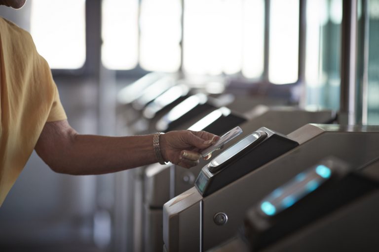 QUE DEBE CONTENER UN SISTEMA DE CONTROL DE ACCESOS