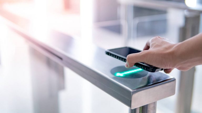 CÓMO AUTOMATIZAR EL CONTROL DE ACCESO
